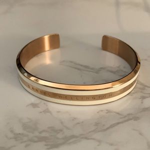 Daniel Wellington bracelet.